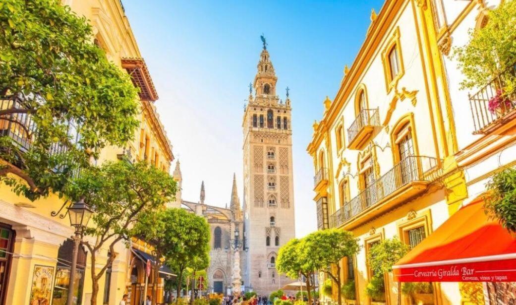Budget And Cute Rooms With Balcony Sevilla Center Zewnętrze zdjęcie