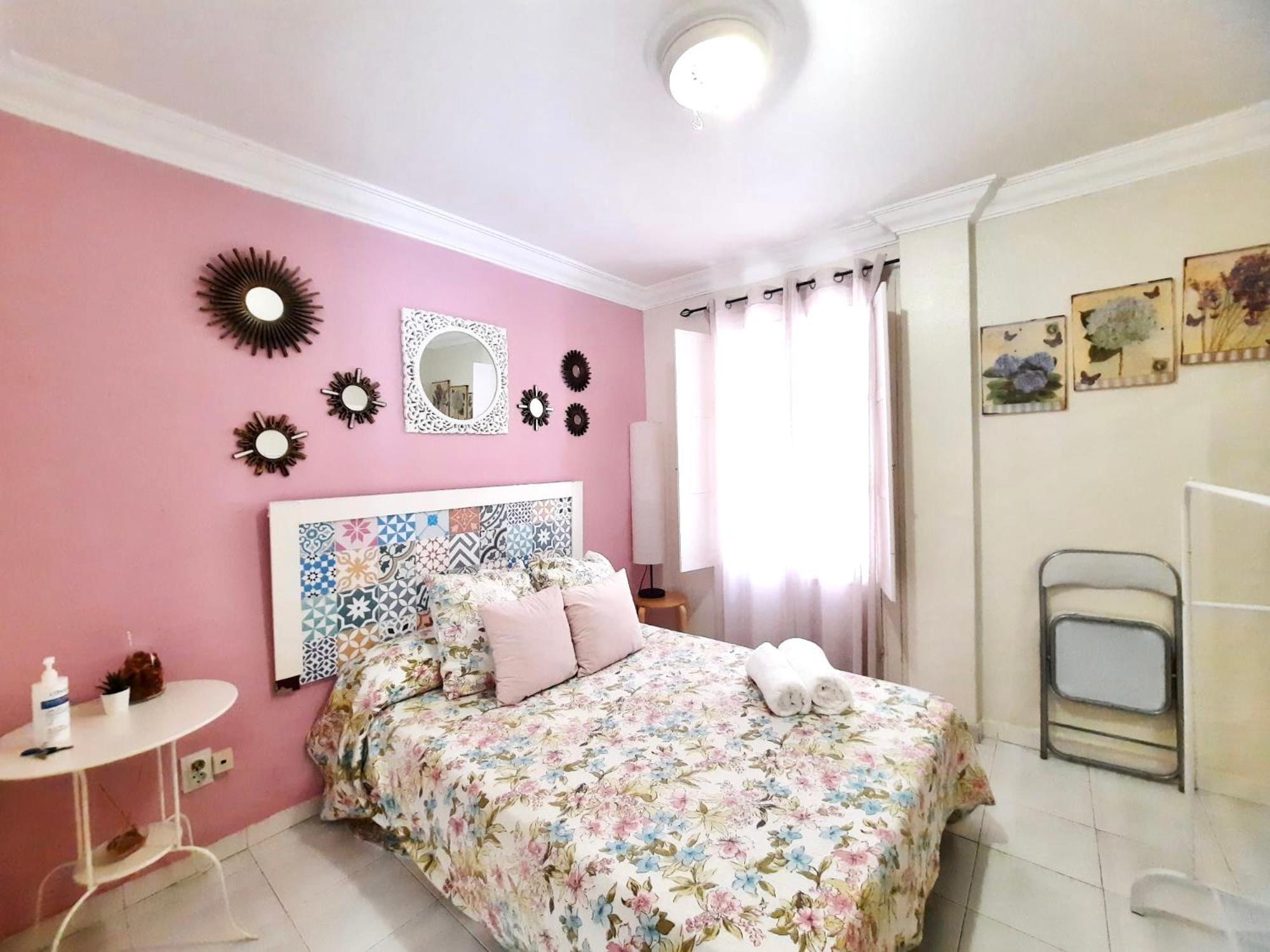 Budget And Cute Rooms With Balcony Sevilla Center Zewnętrze zdjęcie