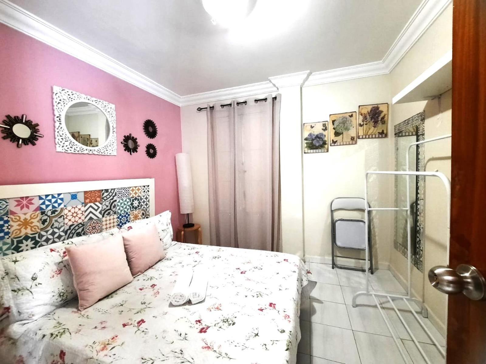 Budget And Cute Rooms With Balcony Sevilla Center Zewnętrze zdjęcie