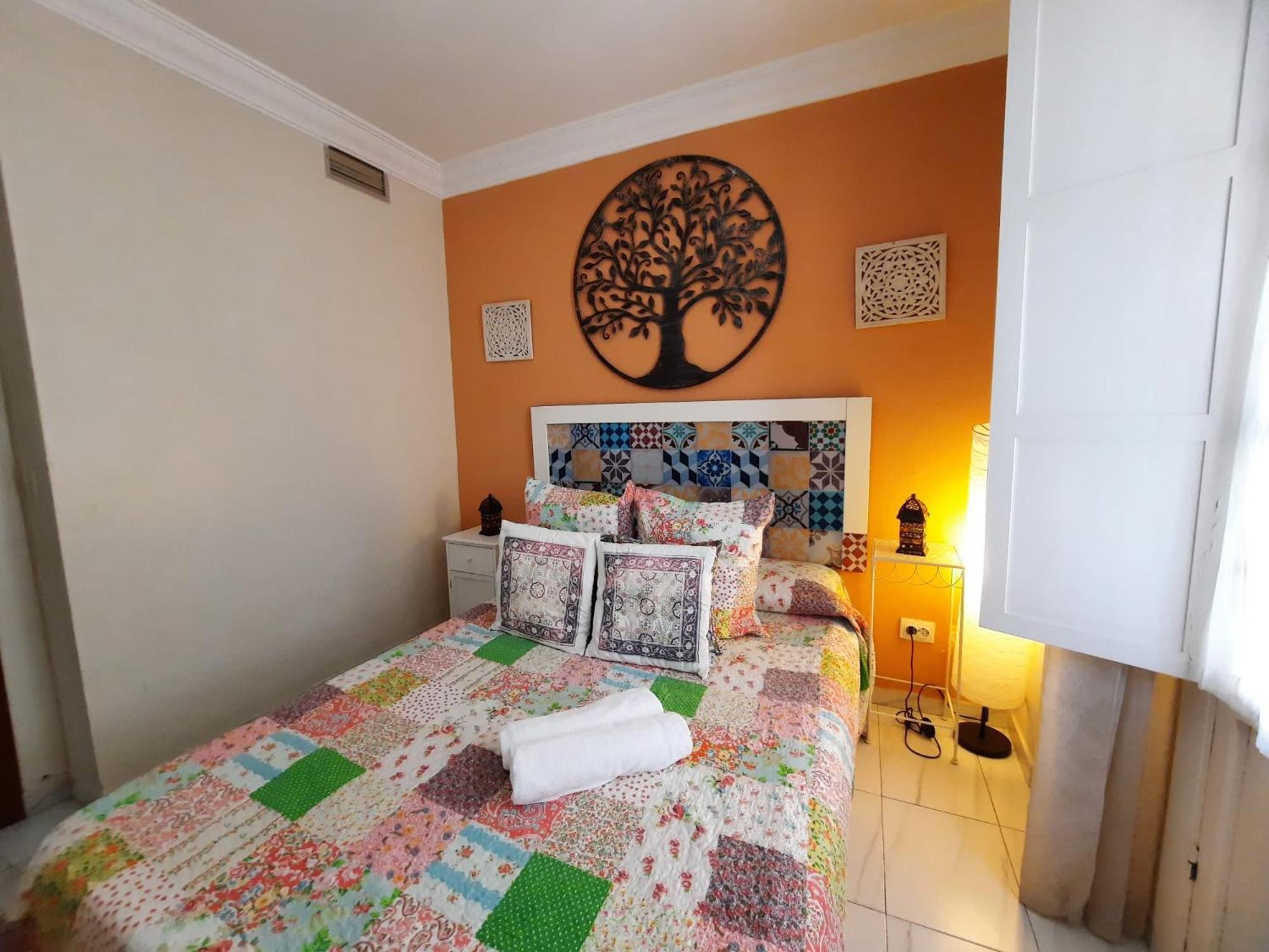 Budget And Cute Rooms With Balcony Sevilla Center Zewnętrze zdjęcie