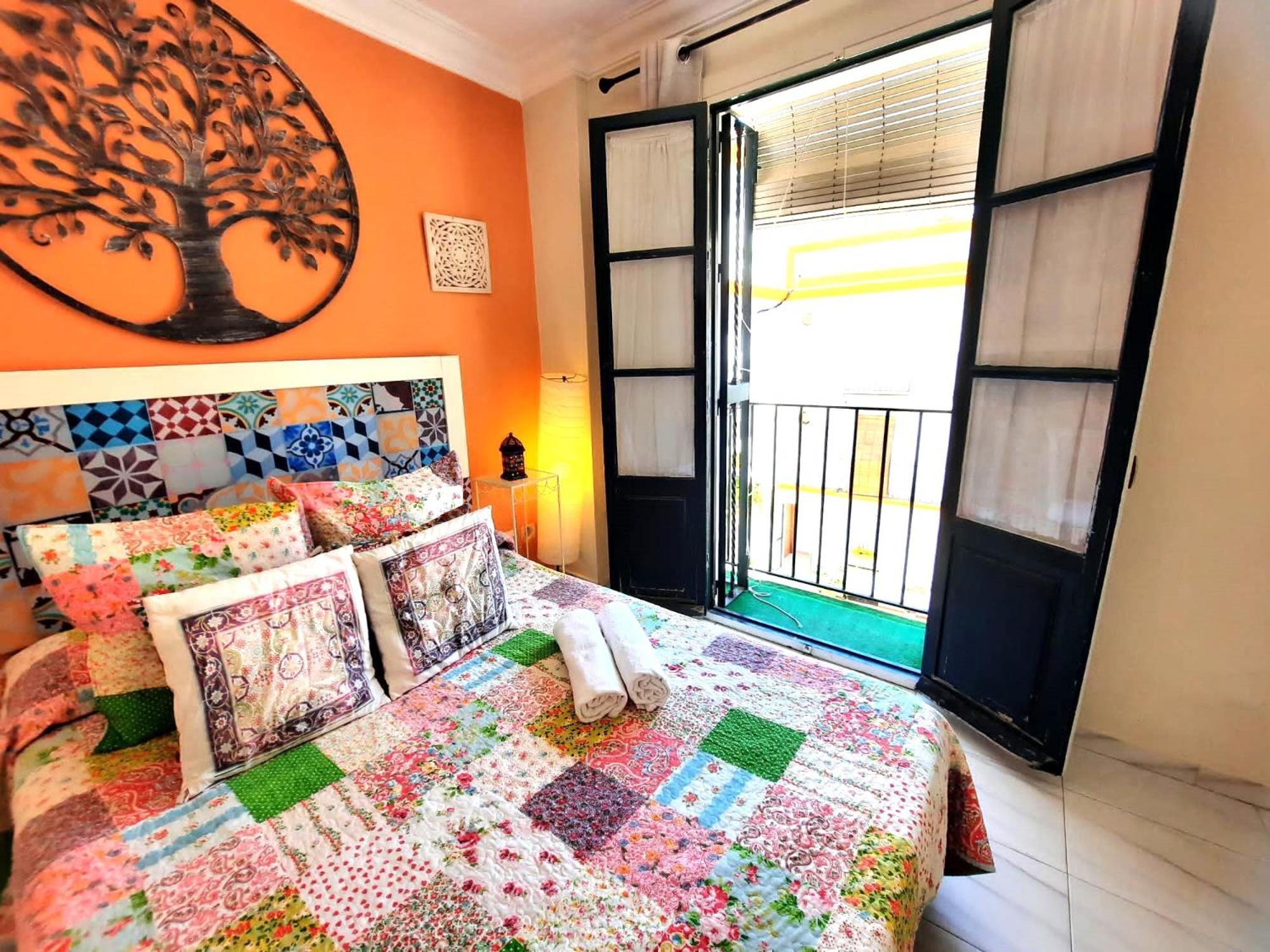 Budget And Cute Rooms With Balcony Sevilla Center Zewnętrze zdjęcie