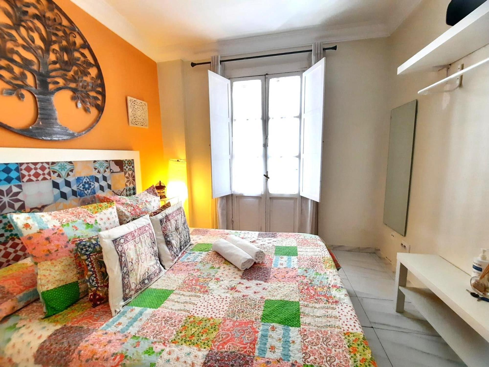 Budget And Cute Rooms With Balcony Sevilla Center Zewnętrze zdjęcie