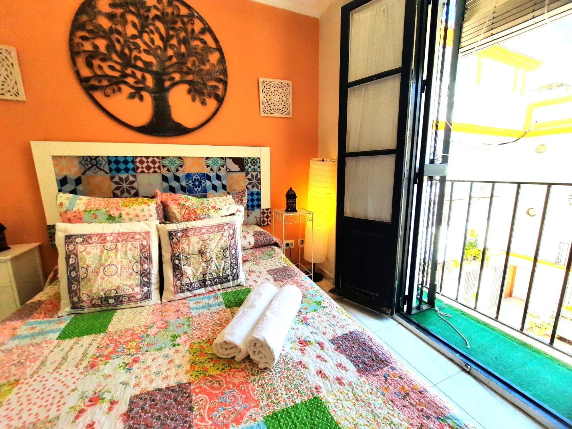 Budget And Cute Rooms With Balcony Sevilla Center Zewnętrze zdjęcie
