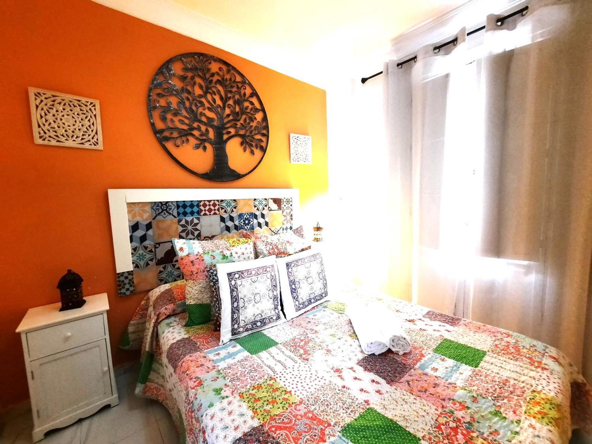 Budget And Cute Rooms With Balcony Sevilla Center Zewnętrze zdjęcie