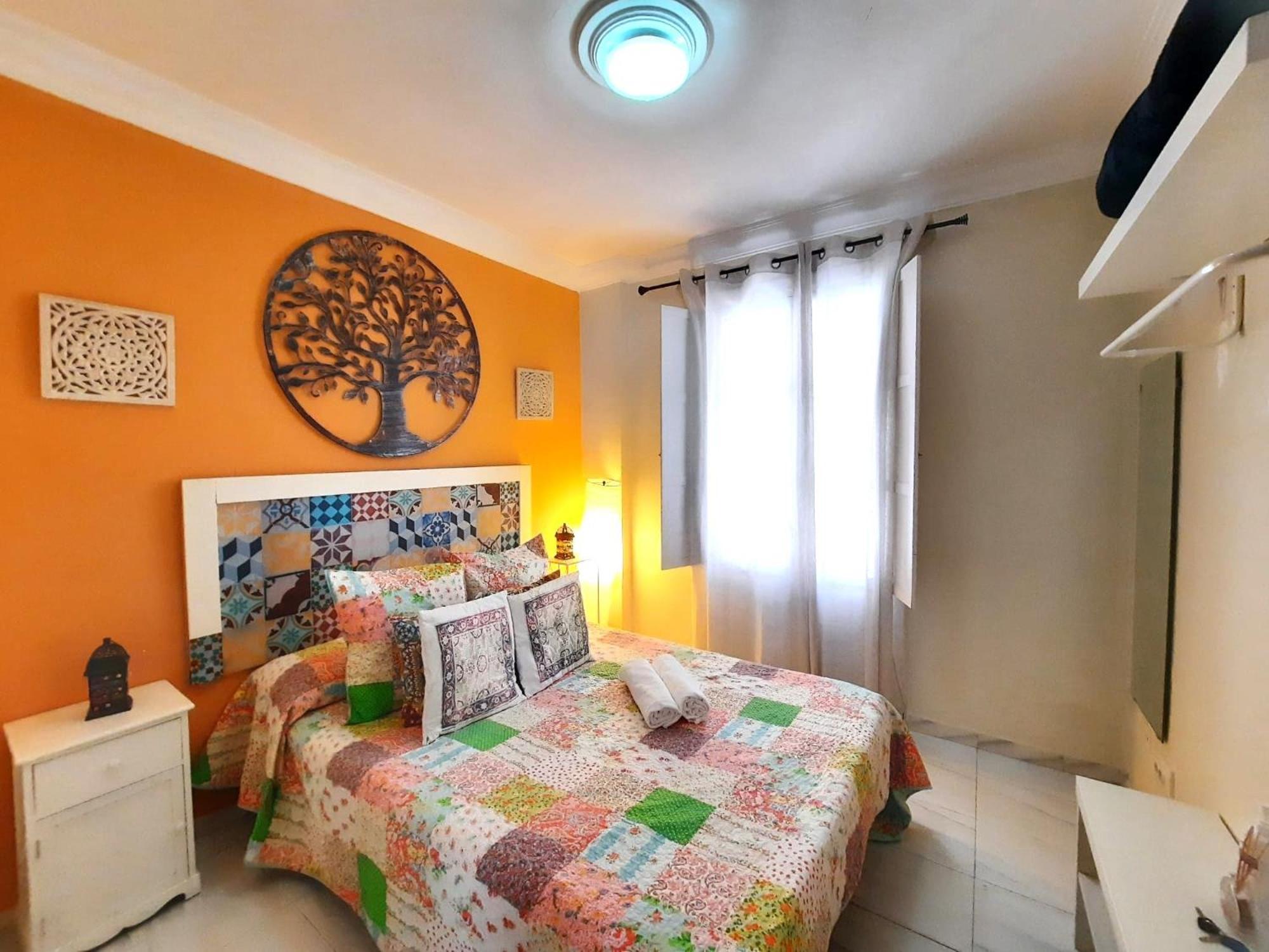 Budget And Cute Rooms With Balcony Sevilla Center Zewnętrze zdjęcie