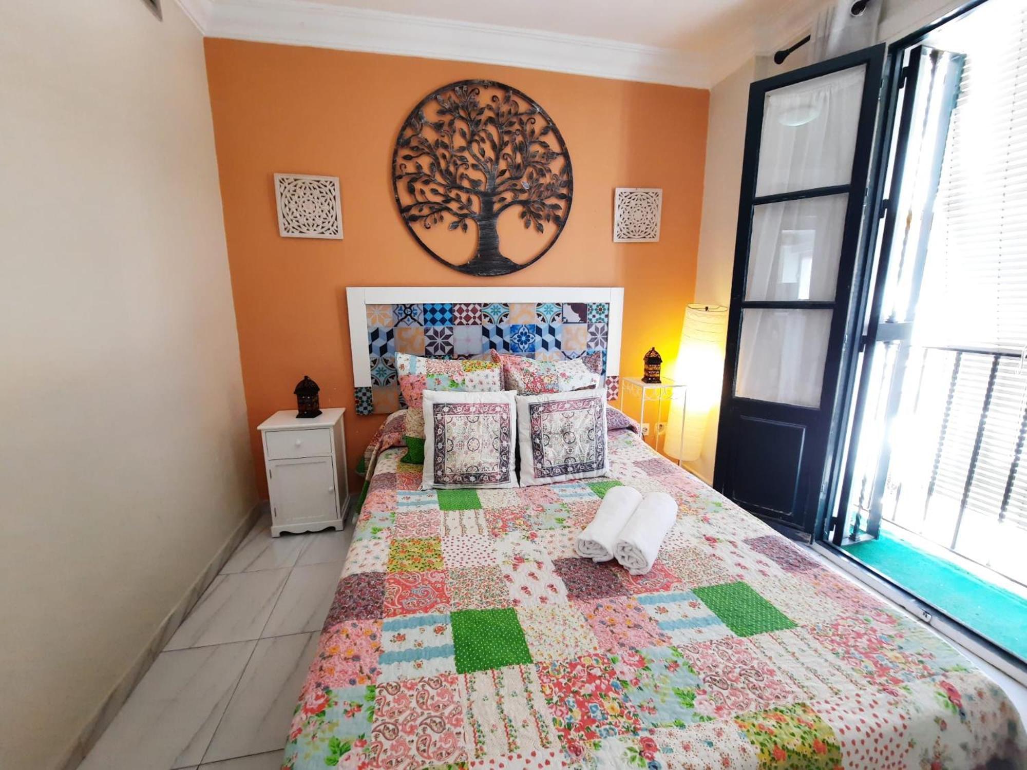 Budget And Cute Rooms With Balcony Sevilla Center Zewnętrze zdjęcie