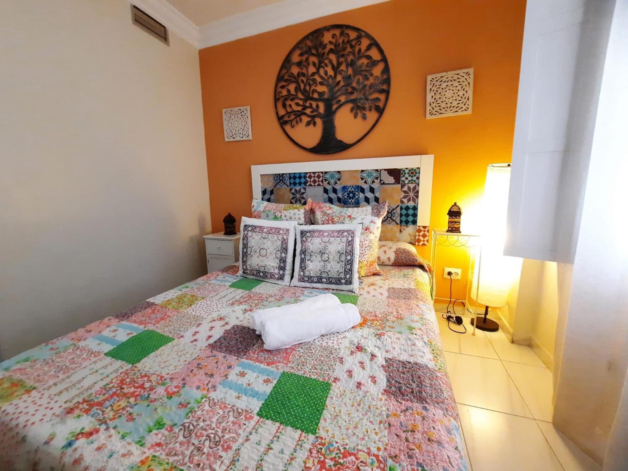 Budget And Cute Rooms With Balcony Sevilla Center Zewnętrze zdjęcie